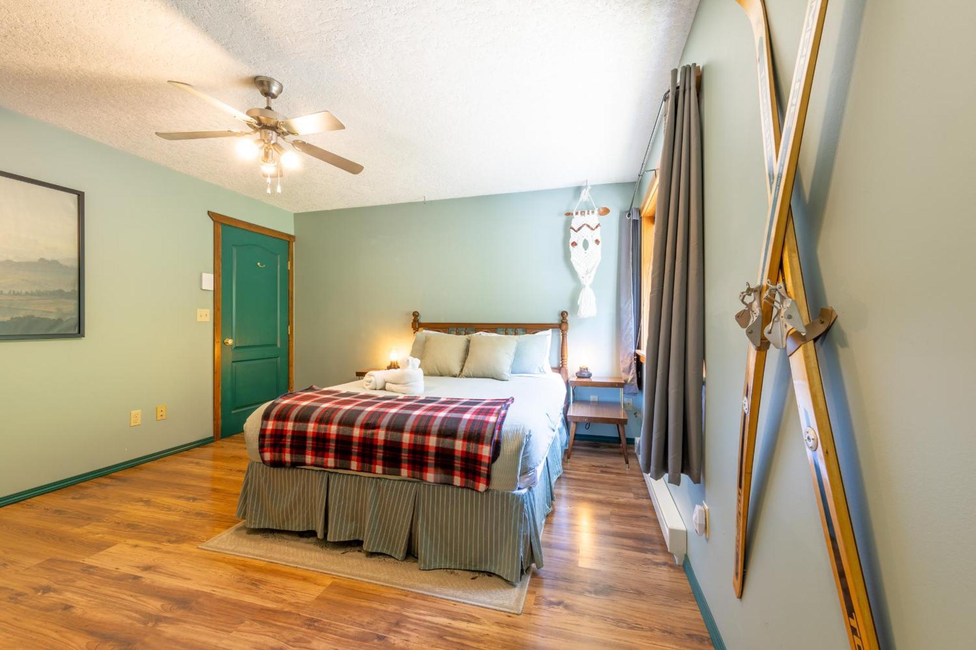 גולדן 2Mins To Town, Ac & Sauna, Self Check-In, Full Kitchen, Free Laundry & Parking, Family Pet Friendly, Comfortably Sleeps Up To 10 מראה חיצוני תמונה